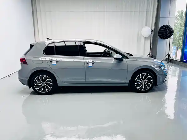 Volkswagen Golf 2023