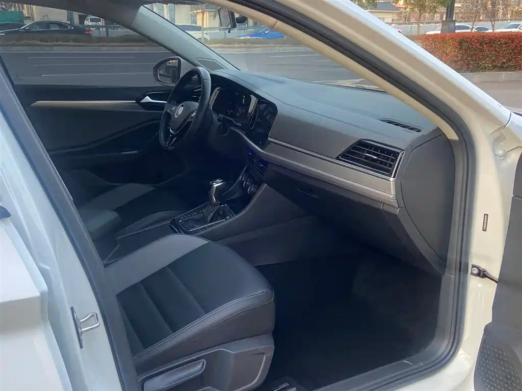 Volkswagen Sagitar 2021