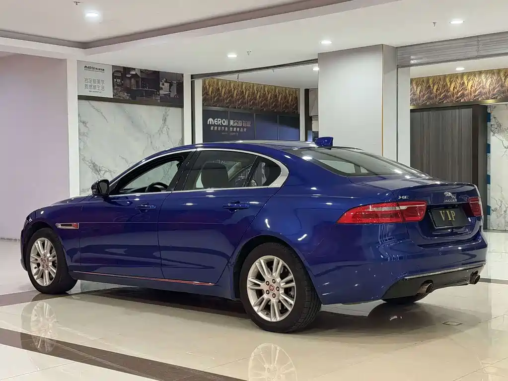 Jaguar XEL 2018 — фото 16