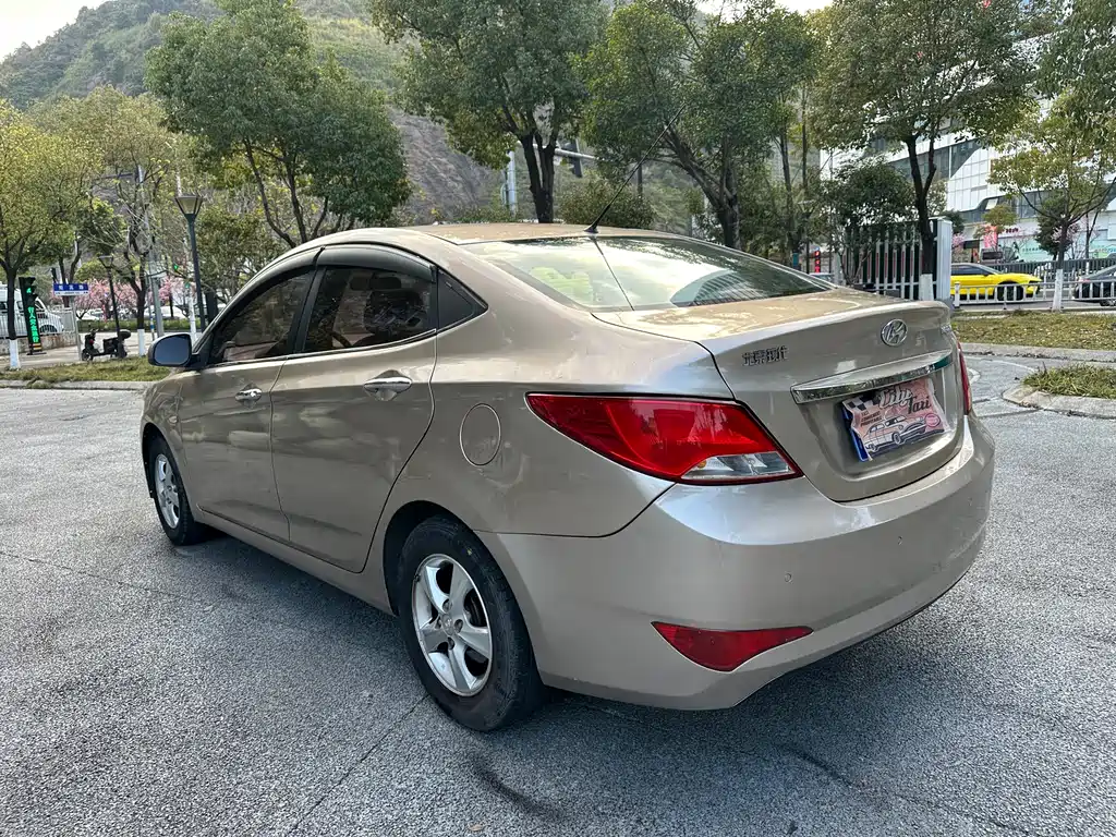 Hyundai Verna 2016 — фото 5
