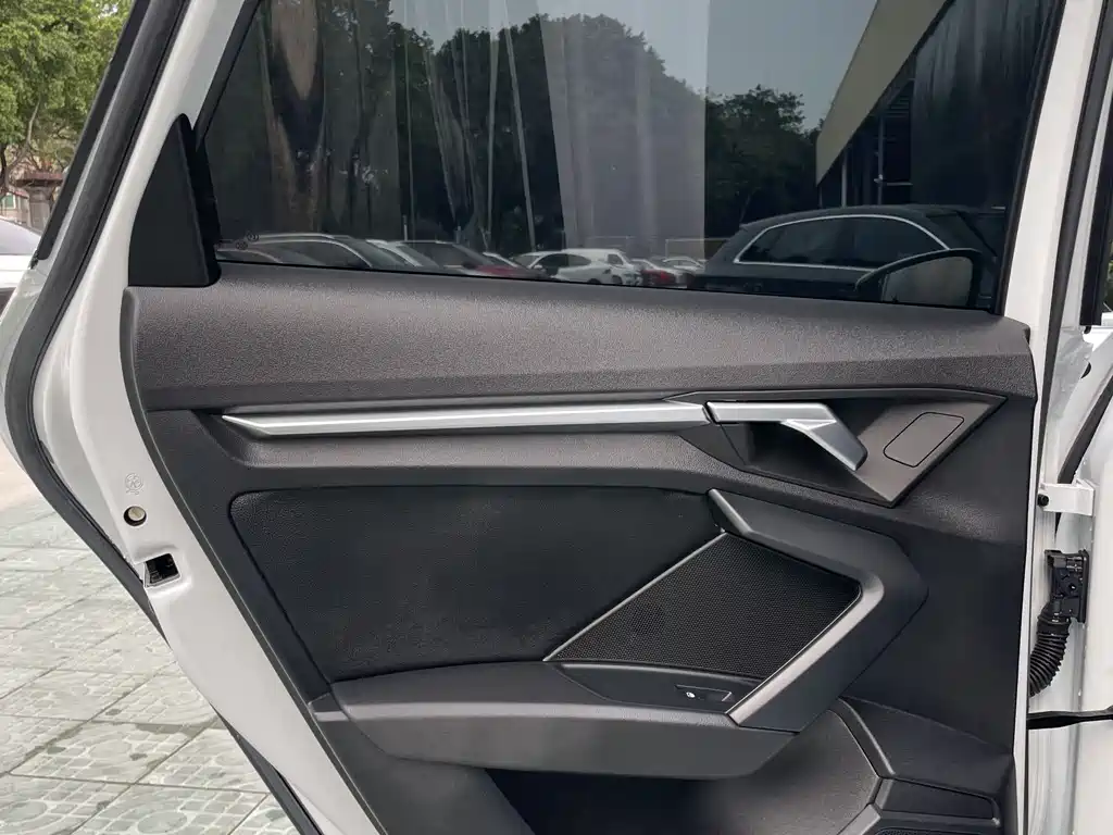 Audi A3 2023 — фото 13