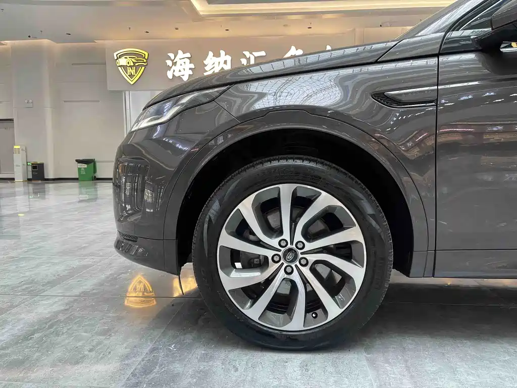 Land Rover Discovery Sport 2023 — фото 15