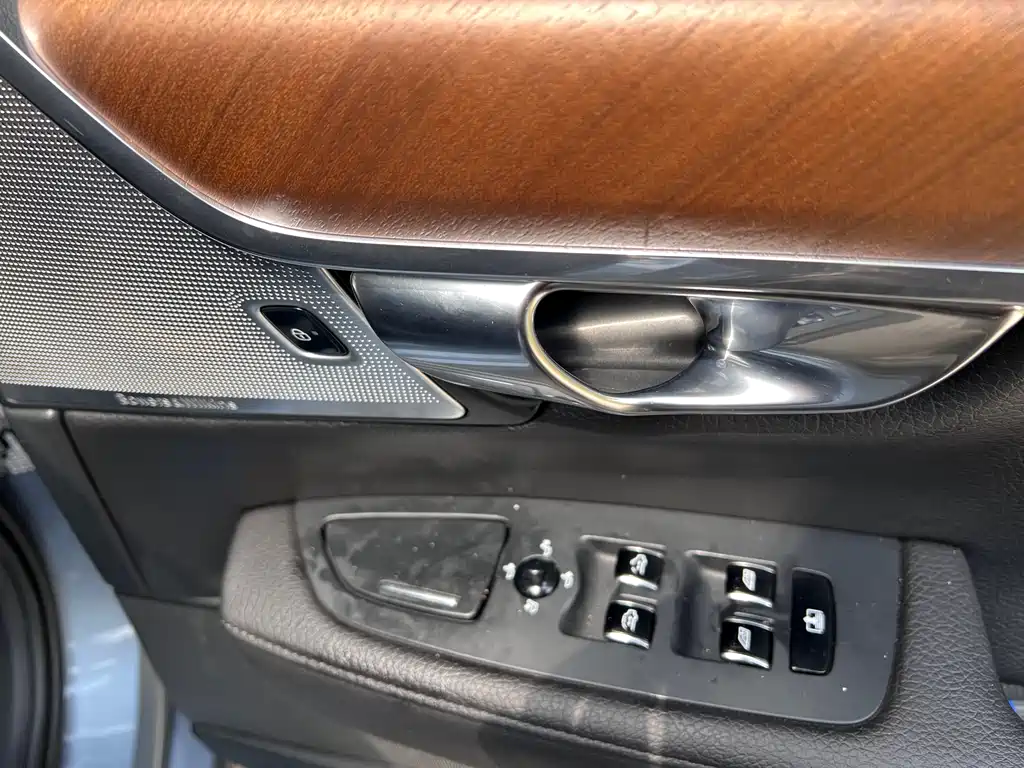 Volvo S90 PHEV 2020 — фото 13