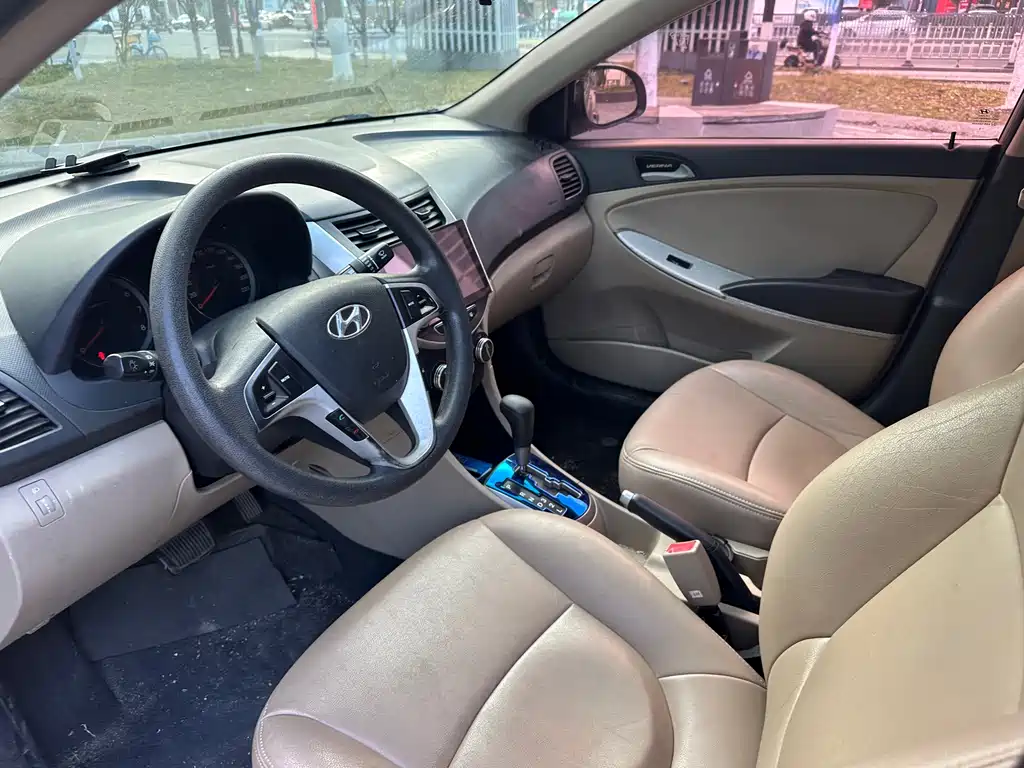 Hyundai Verna 2016 — фото 15
