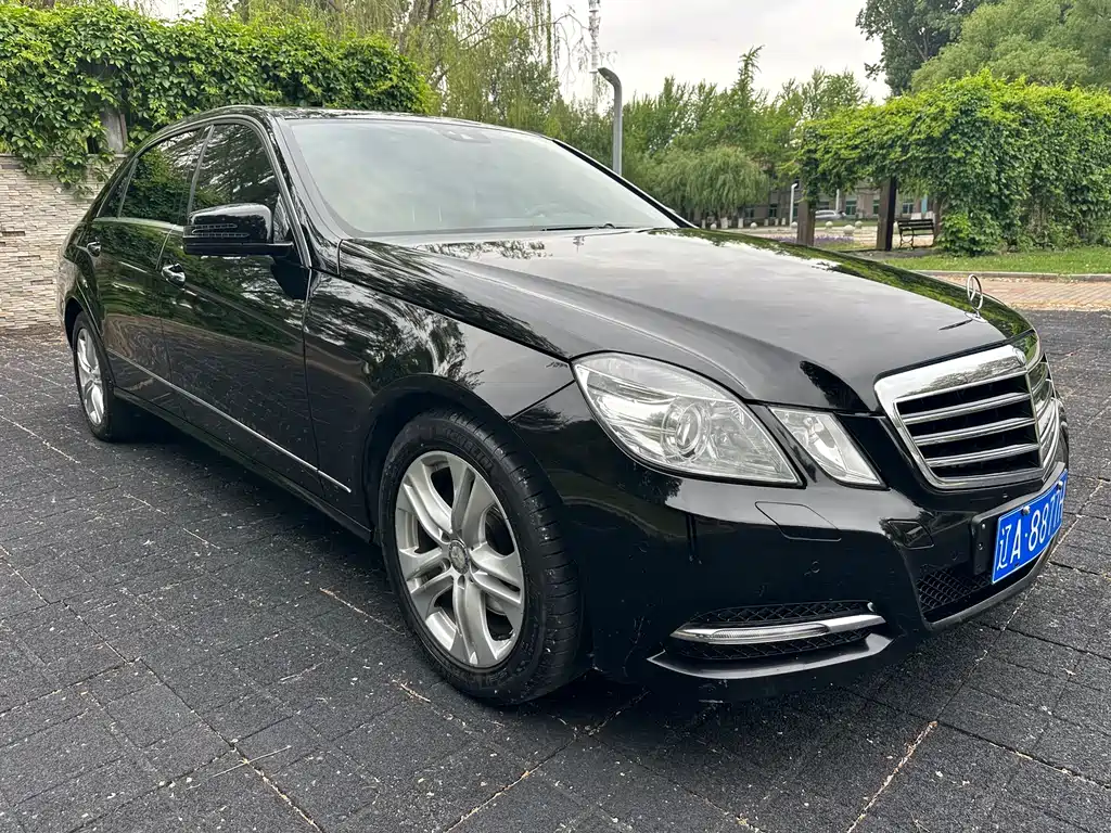 Mercedes-Benz E-Class 2012 — фото 3