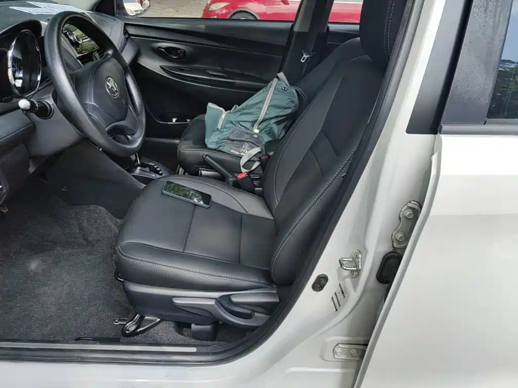 Toyota Yaris L 2019 — фото 15