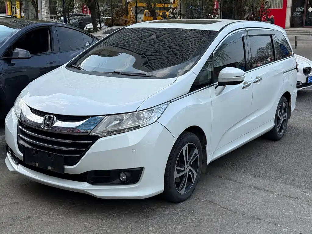 Honda Odyssey 2017 — фото 1
