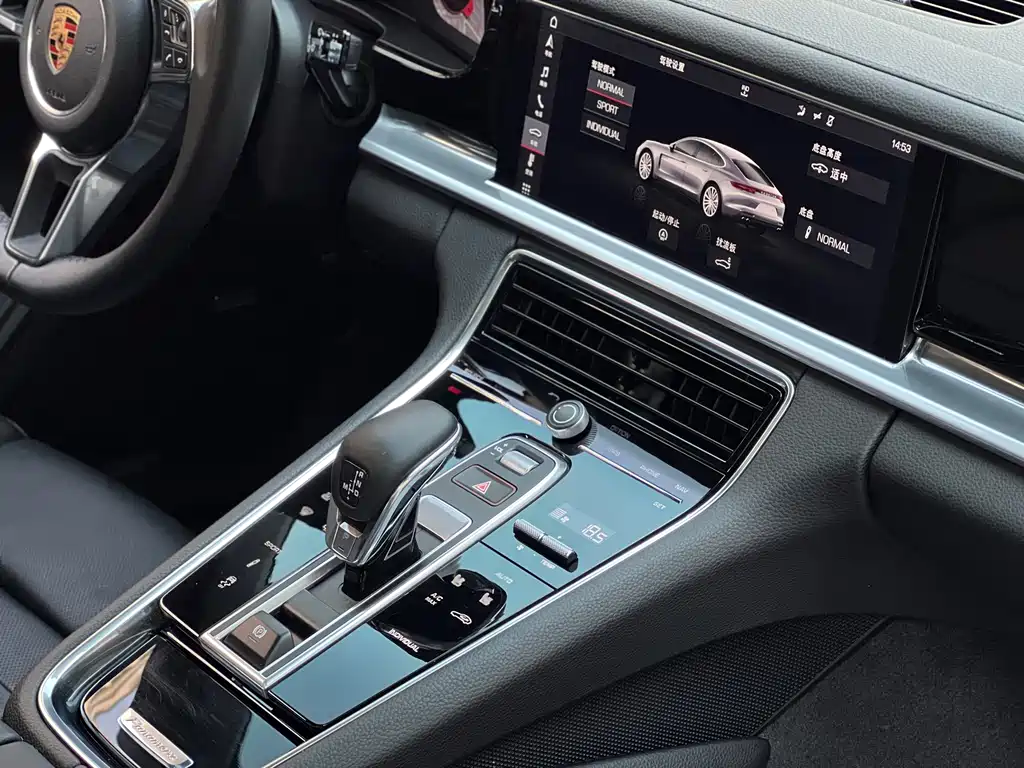 Porsche Panamera 2019 — фото 13