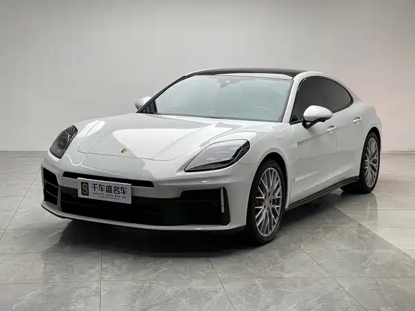 Porsche Panamera 2025