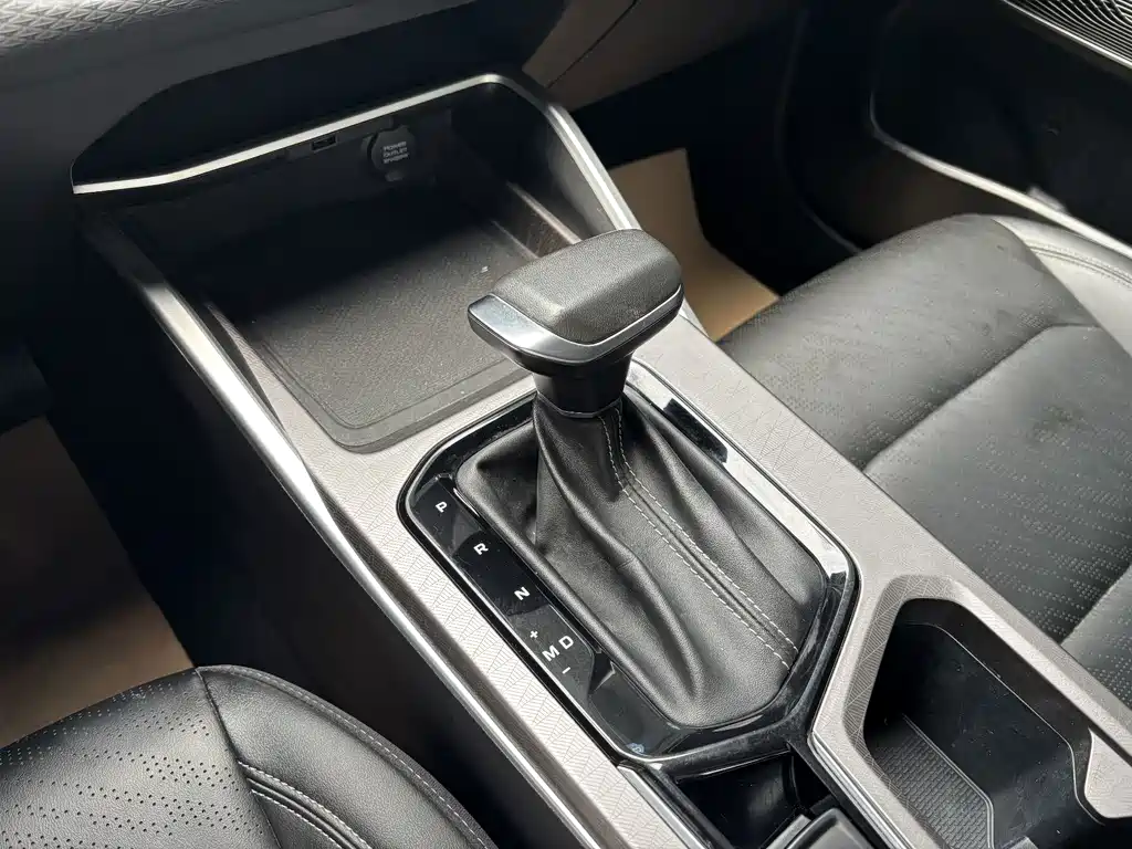 Geely Emgrand 2023 — фото 17