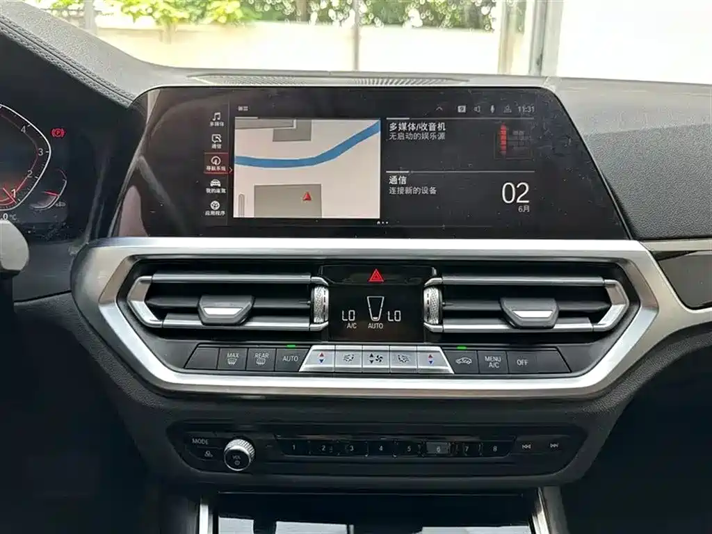 BMW 3 Series 2021 — фото 10