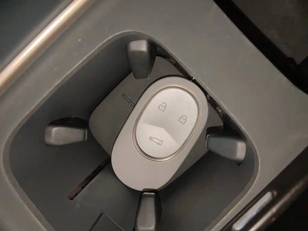 NIO ES8 2023 — фото 9
