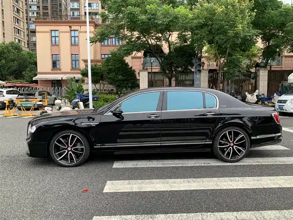 Bentley Flying Spur 2011
