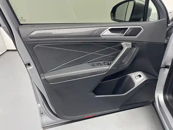 Volkswagen Tiguan L 2023