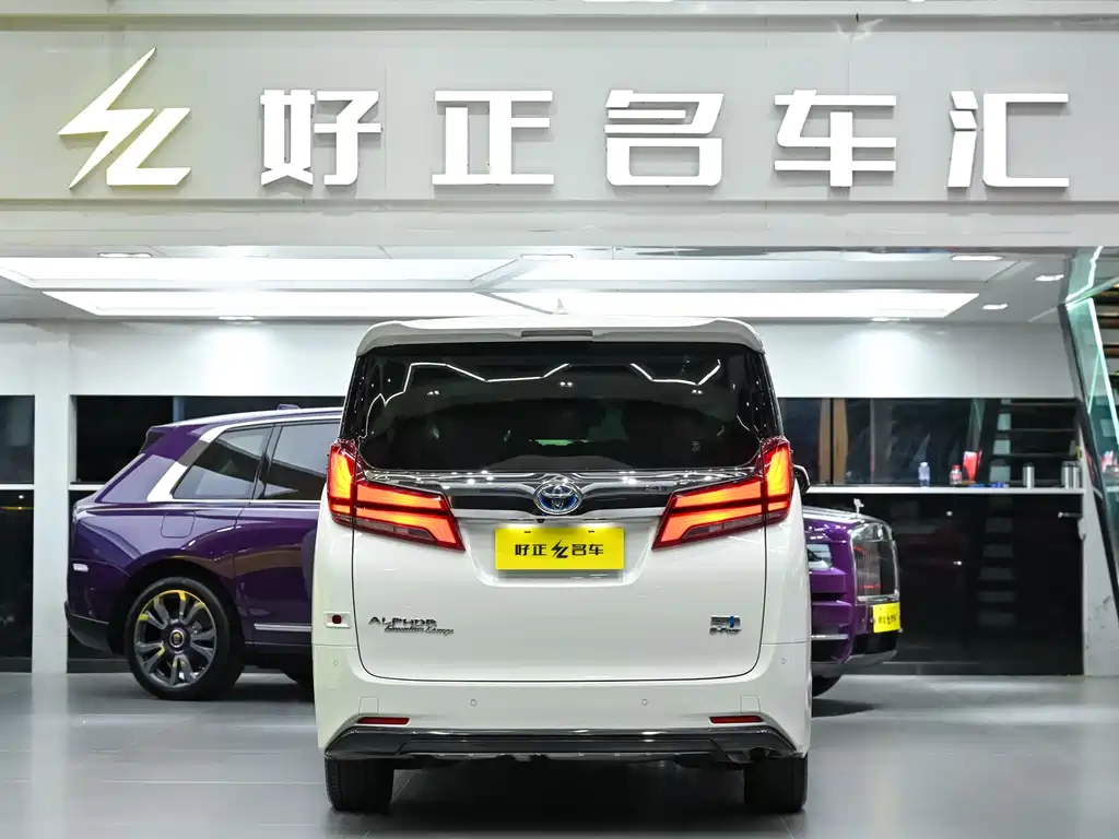 Toyota Alphard 2022 — фото 7