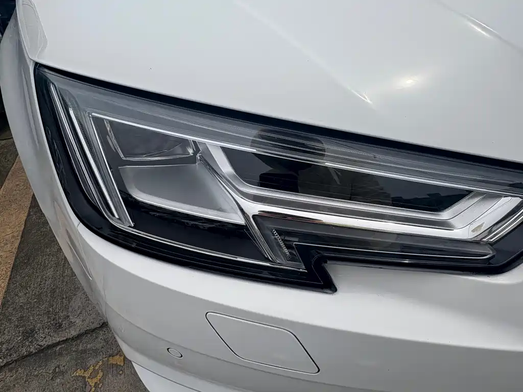 Audi A4L 2018
