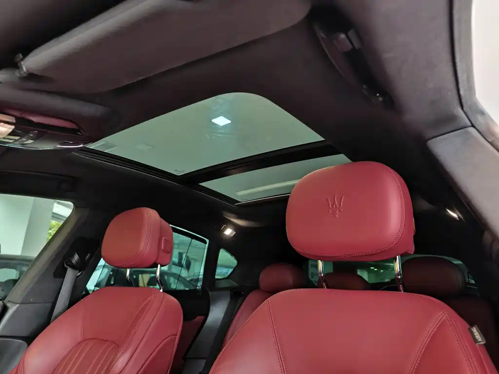 Maserati Levante 2018 — фото 14