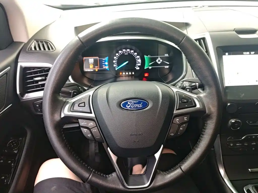 Ford Edge 2018 — фото 11
