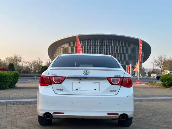 Toyota Reiz 2012