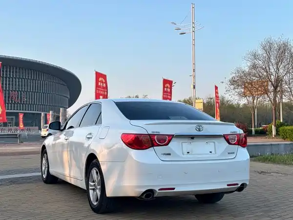 Toyota Reiz 2012