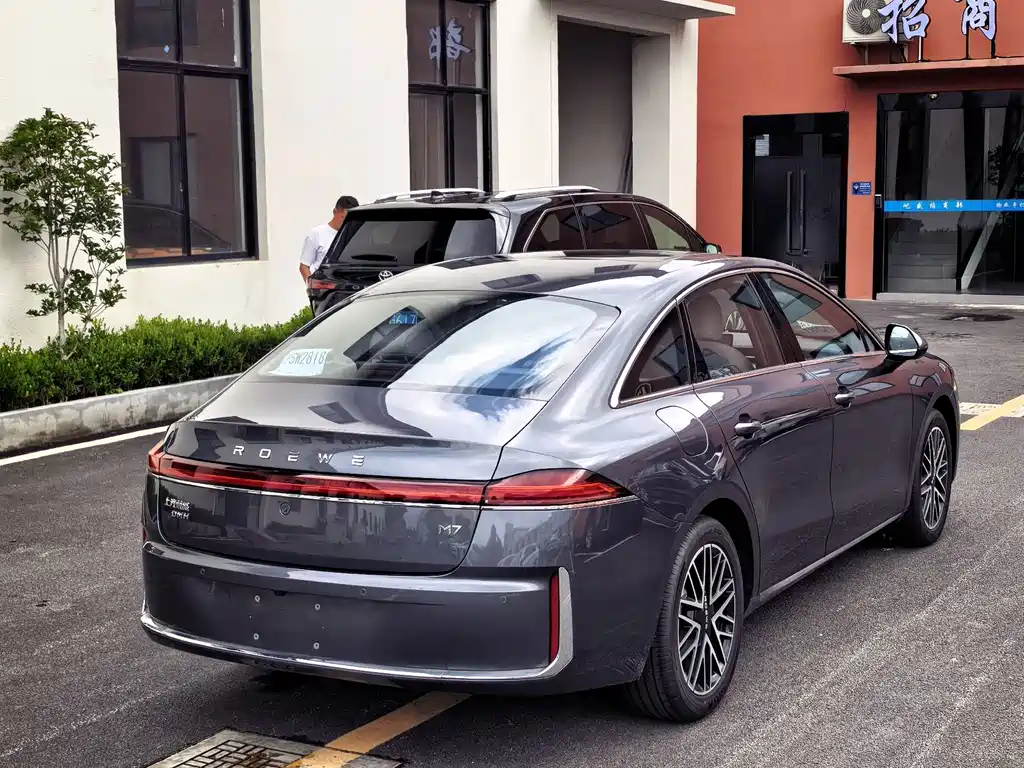 Roewe M7 DMH 2026 — фото 8