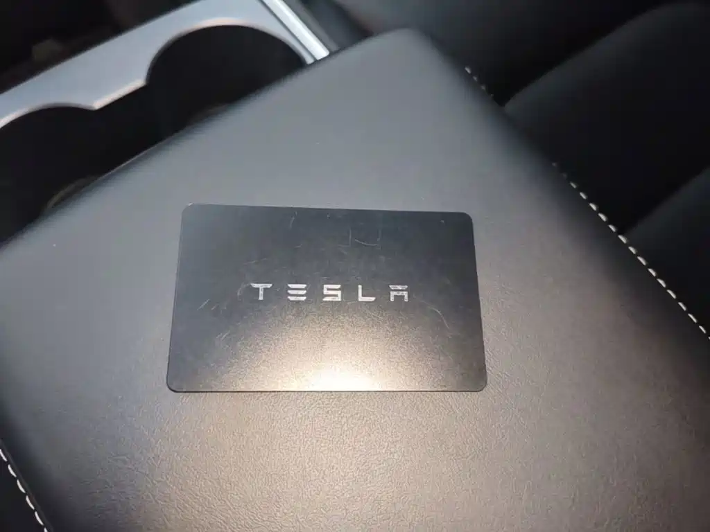 Tesla Model Y 2023 — фото 9