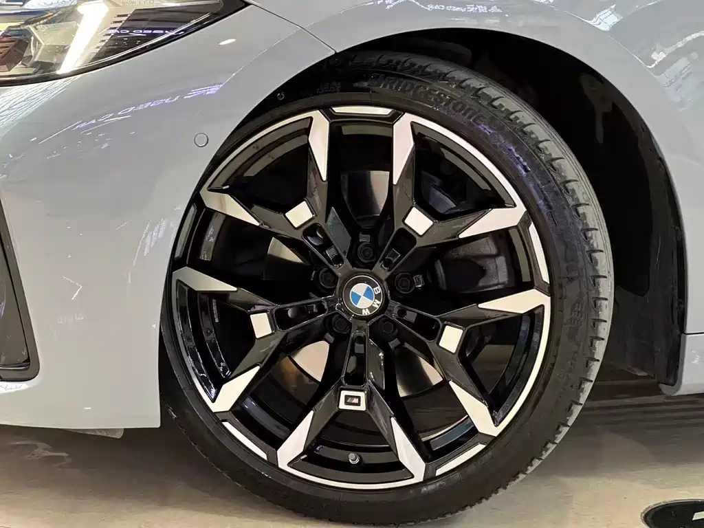 BMW 4 Series 2025 — фото 16