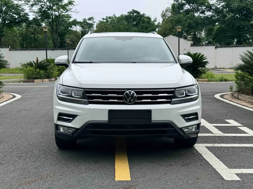 Volkswagen Tiguan L 2020 — фото 2