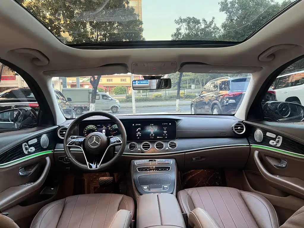 Mercedes-Benz E-Class 2022 — фото 10