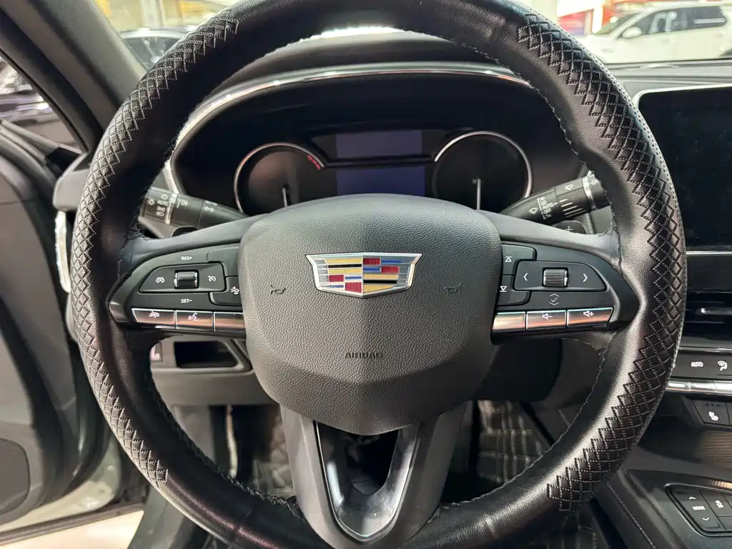 Cadillac CT5 2022 — фото 13