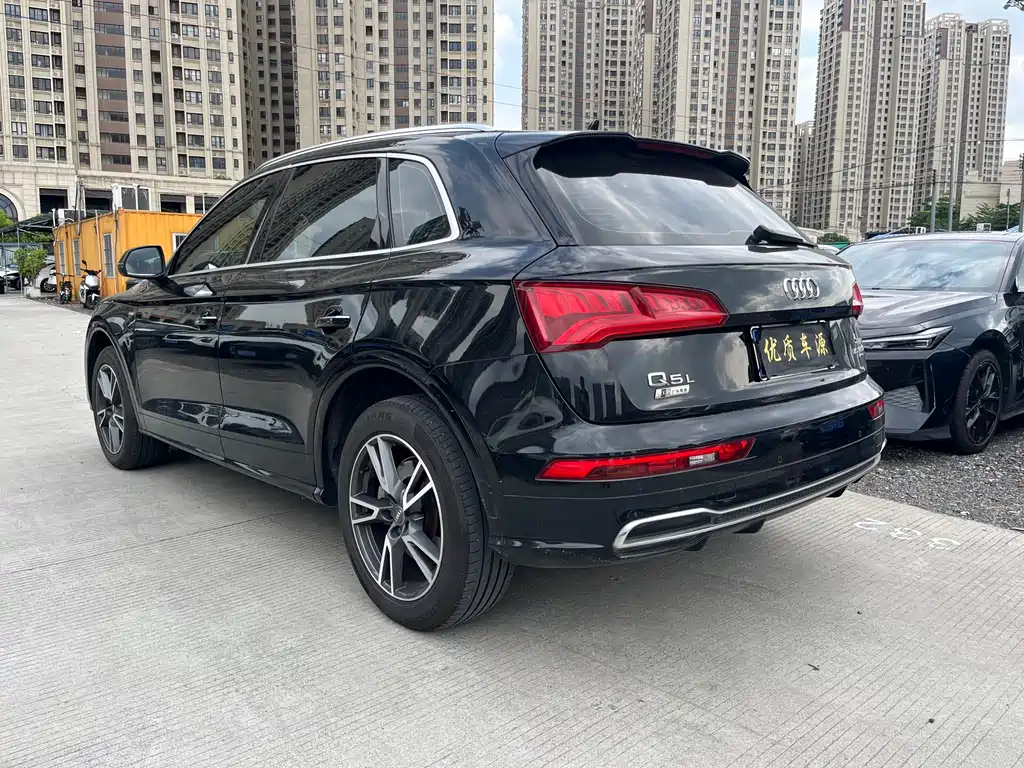 Audi Q5L 2019 — фото 5