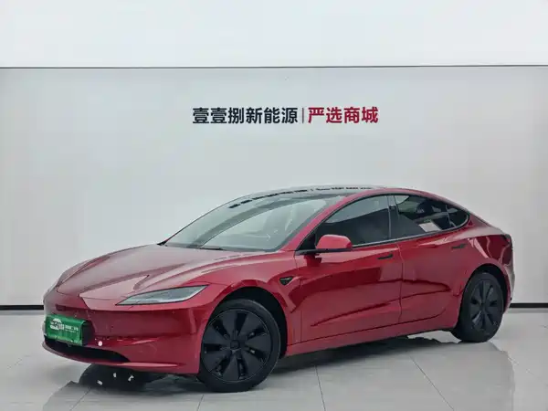 Tesla Model 3 2025