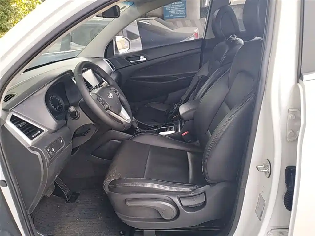 Hyundai Tucson 2016 — фото 15