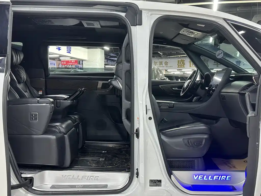 Toyota Vellfire 2024 — фото 16