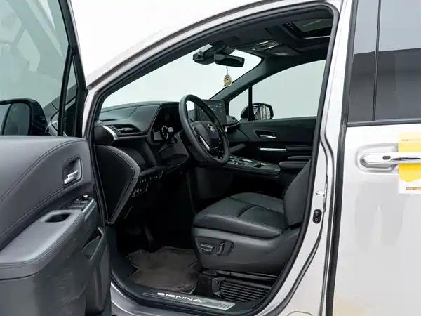 Toyota Sienna 2024
