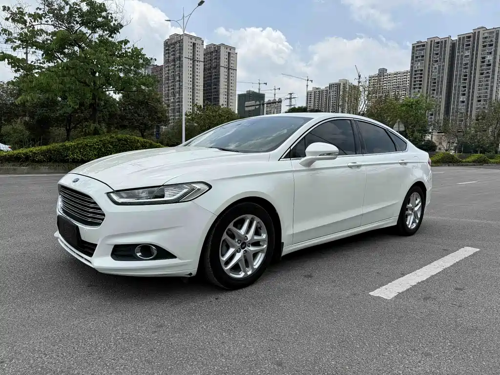 Ford Mondeo 2015 — фото 1