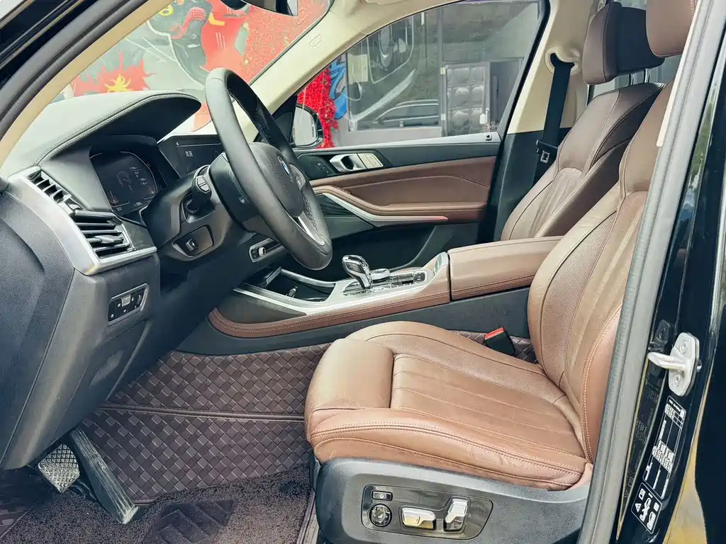 BMW X7 2021 — фото 10