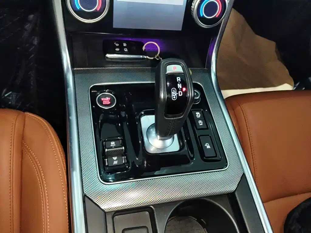 Jaguar XEL 2023 — фото 14