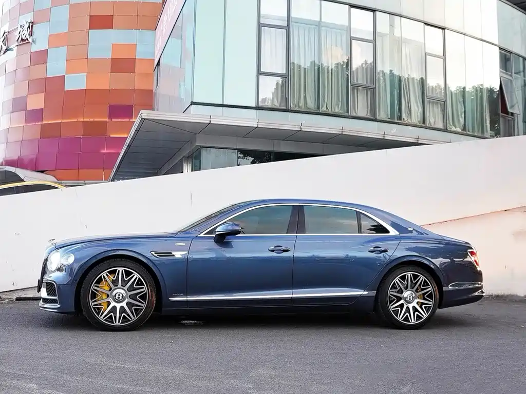Bentley Flying Spur 2020 — фото 3