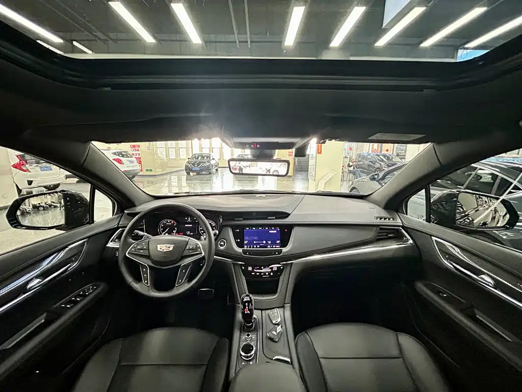 Cadillac XT5 2023 — фото 13