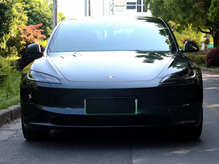Tesla Model 3 2025 — фото 2