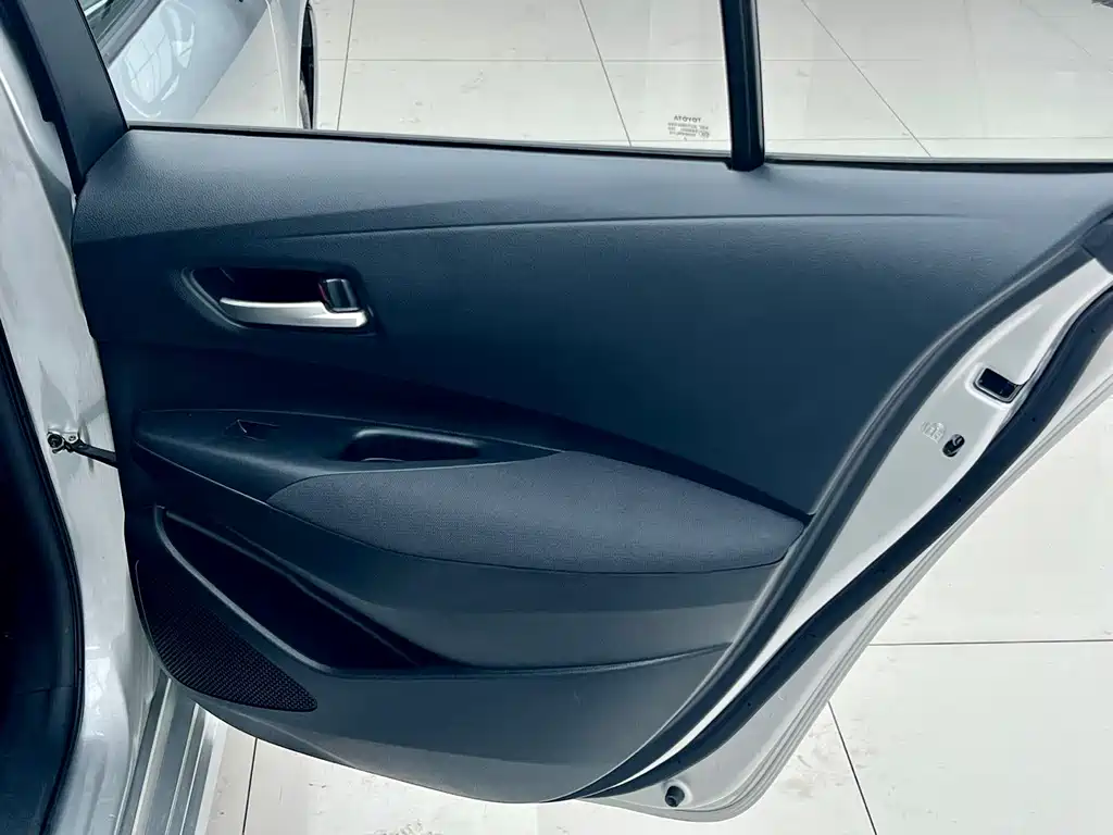 Toyota Corolla 2022 — фото 11