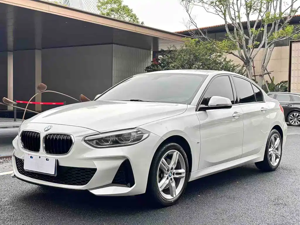 BMW 1 Series 2021 — фото 1