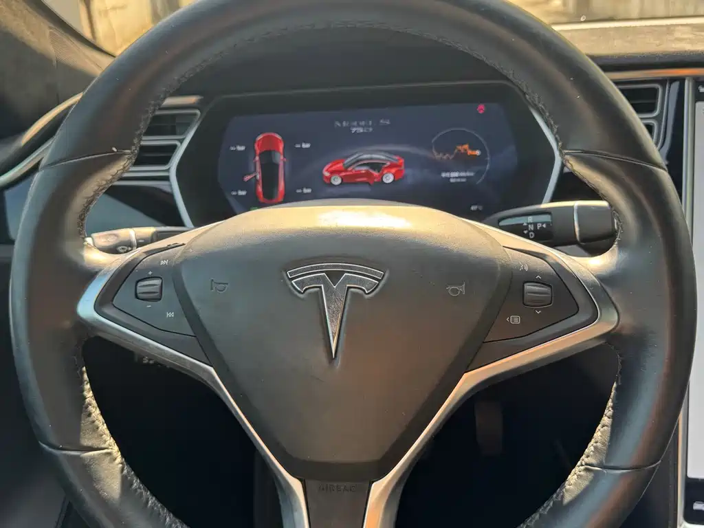 Tesla Model S 2017 — фото 11