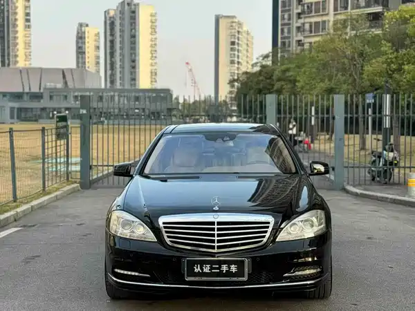 Mercedes-Benz S-Class 2010