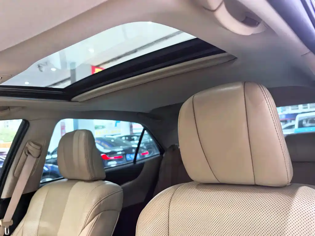 Toyota Crown 2016 — фото 13