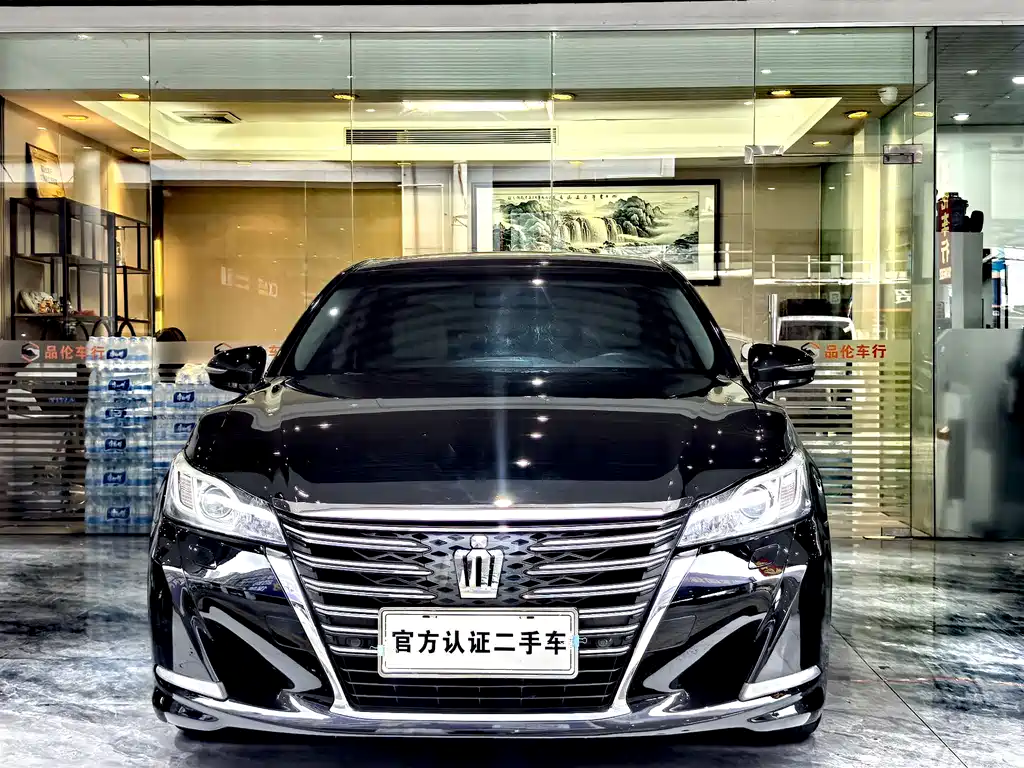 Toyota Crown 2016 — фото 2