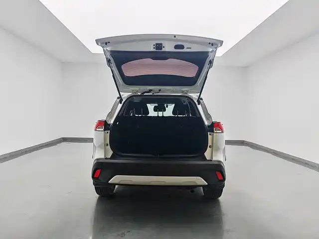 Toyota Corolla Cross 2022 — фото 11