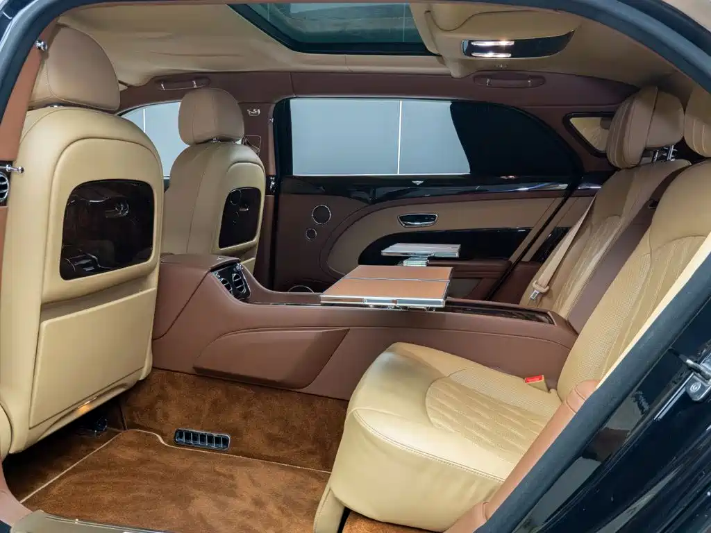 Bentley Mulsanne 2019 — фото 10