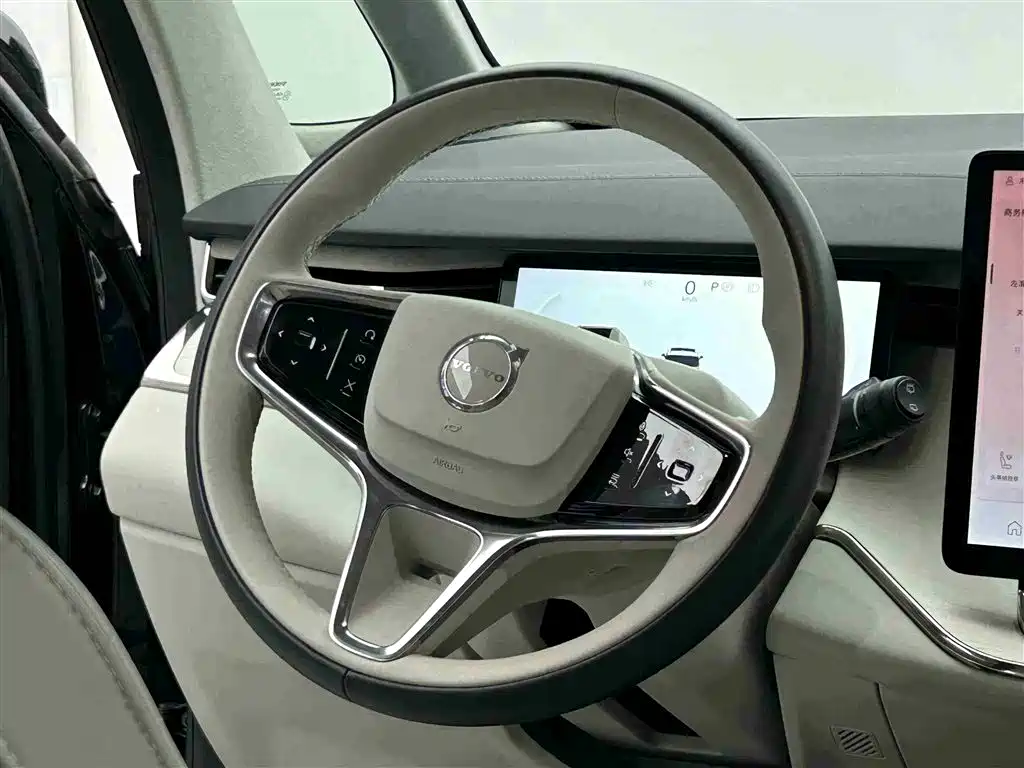 Volvo EM90 2025 — фото 14